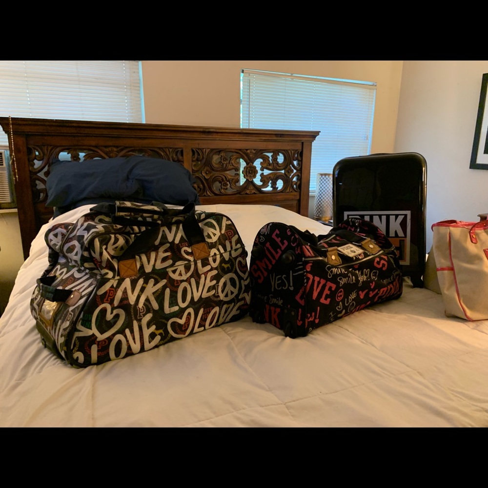VICTORIA SECRET/PINK LUGGAGE